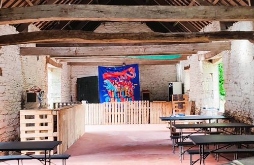 Motreff Alquiler De RV | Camping Vieilles Charrues ptt-dj shuttle, swimming pool included. 5min from carhaix