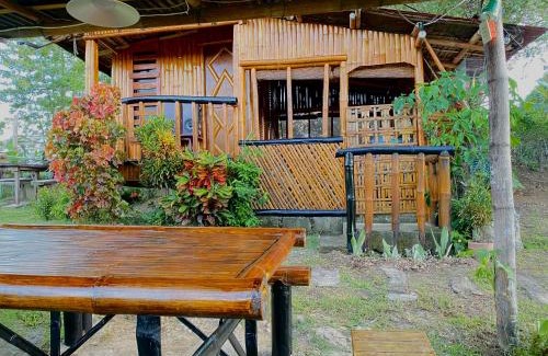 Lian Otro | Campista's Cabin Campsite near the Beach