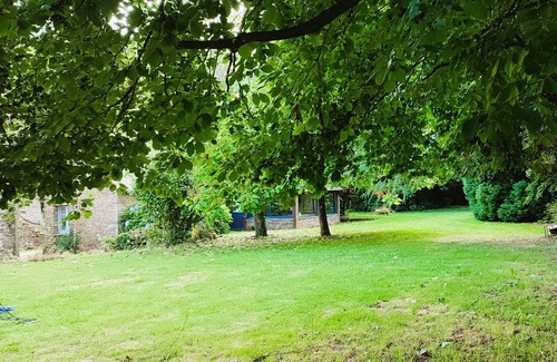 Motreff Alquiler De RV | Campsite 5 min from Carhaix. Vieilles Charrues. shuttle and swimming pool included