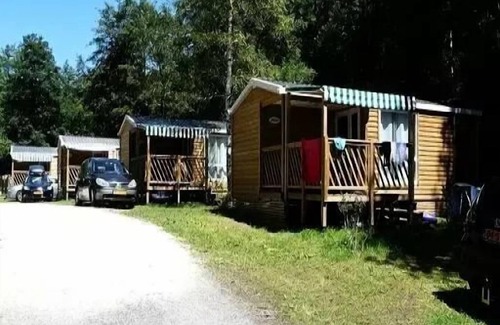 Saint-Theoffrey Casa | Campsite Flower Ser Sirant - Coco Sweet 3 Rooms 4 People Without Sanitary