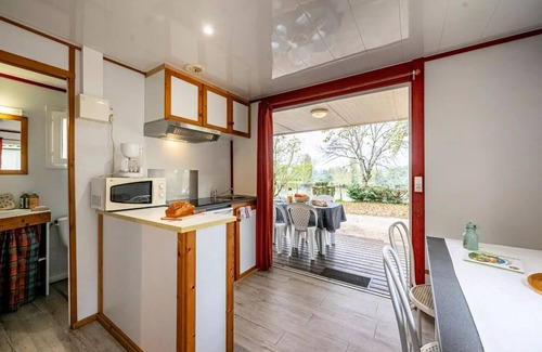 Badefols-sur-Dordogne Chalet De Esquí | Campsite maeva Getaways Les Bö-Bains **** - Chalet Eden 3 Rooms 5 People Air-conditioned