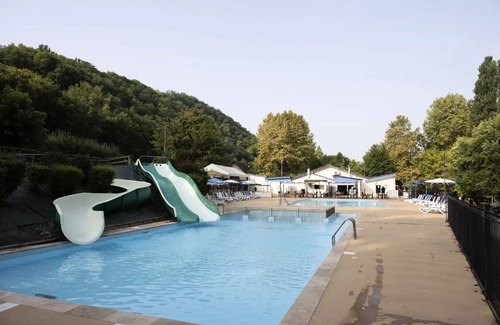 Badefols-sur-Dordogne Chalet De Esquí | Campsite maeva Getaways Les Bö-Bains **** - STAR Chalet 4 Rooms 8 People Air-conditioned