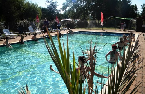 Fumel Villa | Campsite Les Catalpas *** - Cottage 2 CH air conditioning 7 people