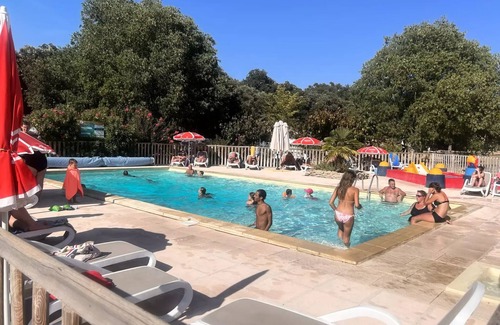 Junas Casa | Campsite Les Chênes *** - MOBILE HOME Comfort - 21m2 / Genvier, Mûrier and Aleppo pine 4 people