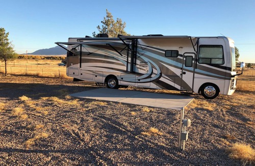 Hereford Alquiler De RV | Campsite on Farm Near San Pedro River