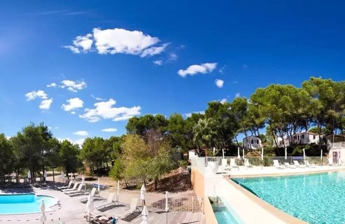 Castelnau-de-Guers Casa | Residencial Camping La Pinède **** - Casa móvil Blueberry 4 habitaciones 6 personas Zona residencial