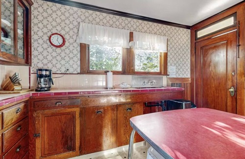 Downtown Apartamento | Charming Historic 3-Bedroom Home Just One Block from Humboldt Bay – Walk to Shops & Restaurants