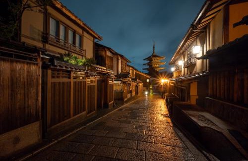 Sannenzaka Ninenzaka Casa | Campton Kiyomizu Vacation Rental