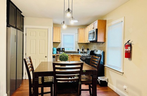 Cherry Hill Casa | Campu's shared House - Main Level