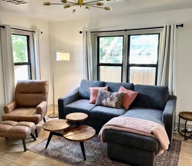 Edmond Casa | Campus Cottage Kng Bed! Walk To Uco And Downtown