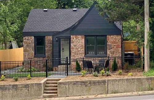 Edmond Casa | Campus Cottage Kng Bed! Walk To Uco And Downtown