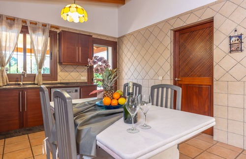 Lloseta Villa | CAN ANTICH - Gran casa de campo con piscina privada. WiFi Gratis