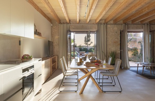 Consell Casa | Can Cunso 18, piscina, barbacoa, estilo y confort
