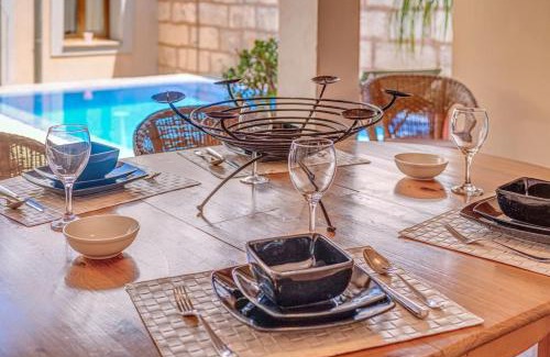 Petra Casa | Can Floreada