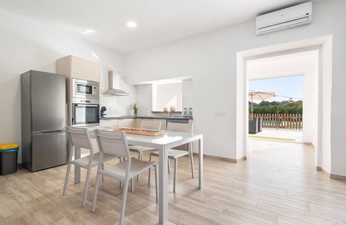 Mallorca Villa | CAN MIQUEL PORRO - Espectacular casa de pueblo con piscina privada y WiFi gratis.