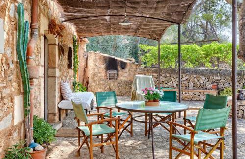 Petra Casa | Can Monget by Rentallorca