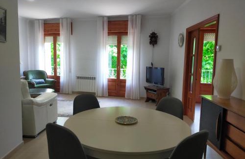 Sant Joan de Les Abadesses Apartamento | CAN PLANAS Soleado, amplio con vistas y parking