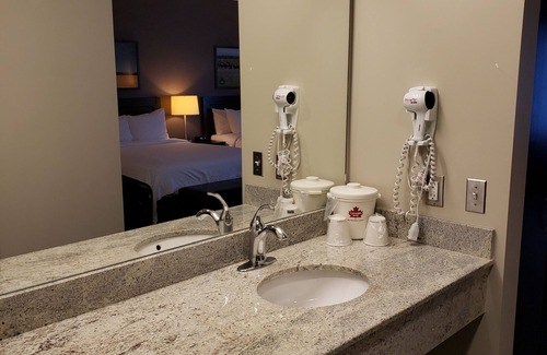 Winnipeg Hotel | Canad Inns Destination Centre Health Sciences Centre