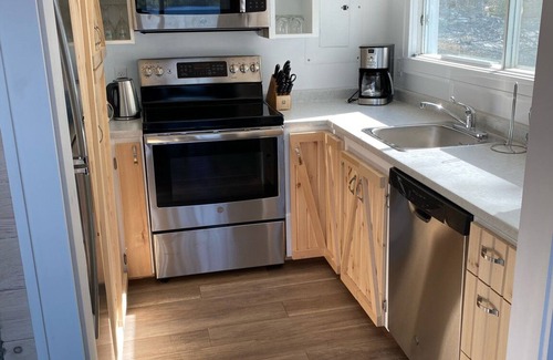 Queens Casa | Canada dream vacation right on the lake in the popular province of Nova Scotia