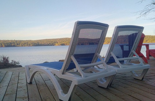 Queens Casa | Canada dream vacation right on the lake in the popular province of Nova Scotia