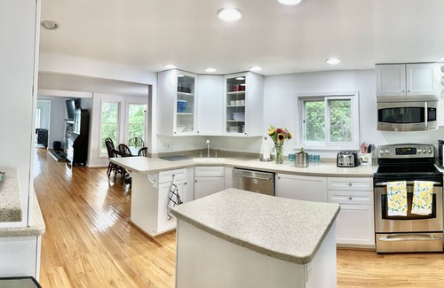 Canandaigua Casa | Canadaigua Lake Sunset Oasis: Private Beach, Family Fun Wineries, CMAC, Shopping