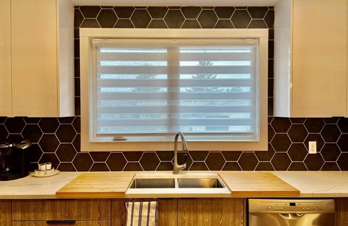 Calgary Casa | Canadian Rockies Getaway - Cheerful 3 Bedroom Home