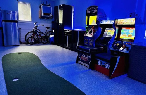 North Ocean City Casa | Canal Beach Home With Your Own Arcade!