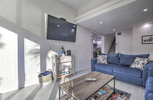 Beverly Heights Apartamento | Canal-Front Condo Walk to Downtown Ft Lauderdale!