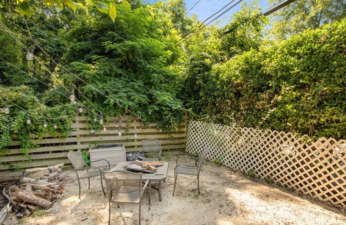 Mastic Beach Cabaña | Canal front Cottage