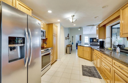 Fort Myers Casa | Canal-Front Gem w/ Lanai & Dock in Cape Coral