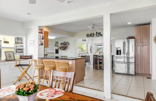 Cross Key Waterways Casa | Canal Front Gem W/ Private Dock, PS4, Free WiFi, & Expansive Balcony W/ Views