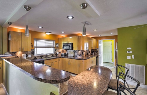 Skylark Estates Cabaña | Colorful Canalfront Merritt Island Home: Gas Grill