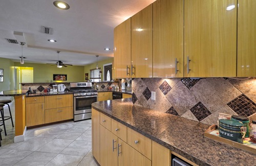 Skylark Estates Cabaña | Colorful Canalfront Merritt Island Home: Gas Grill