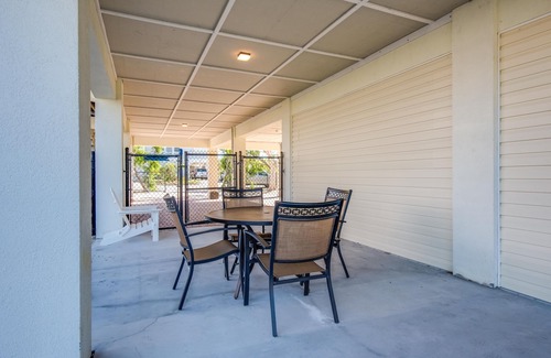 Little Torch Key Casa | Casa frente al canal con piscina en Little Torch Key, FL (BPL 2070)