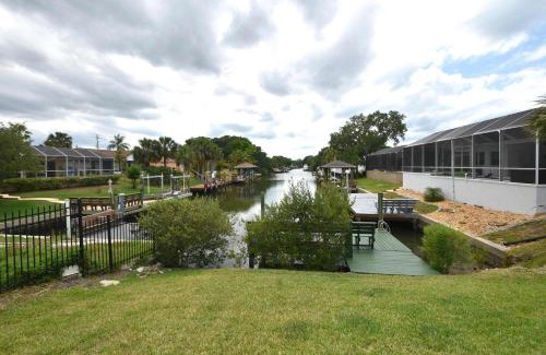 Palm Harbor Casa | Canal Front Pool Home in Palm Coast