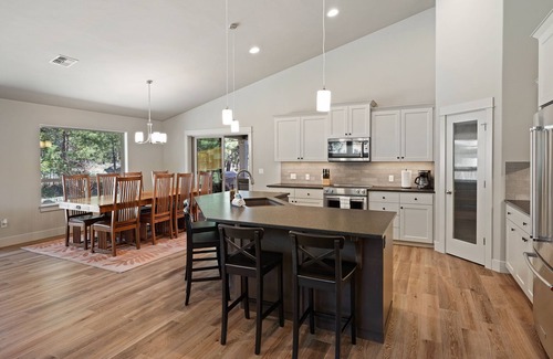 Deschutes River Woods Casa | Canal Front, Relaxing and Serene