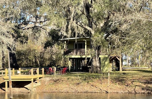 Old Town Casa | Canal front stilt house with access to Suwanee River!