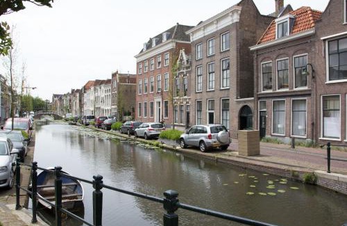 Gouda Apartamento | Canal House in Historic City Center Gouda