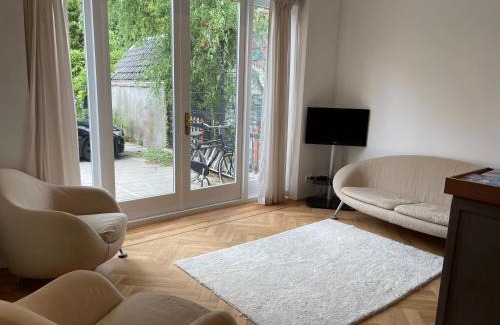 Gouda Apartamento | Canal House in Historic City Center Gouda