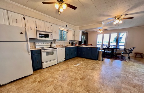 Kirkfield Cabaña | Canal Lake Cottage
