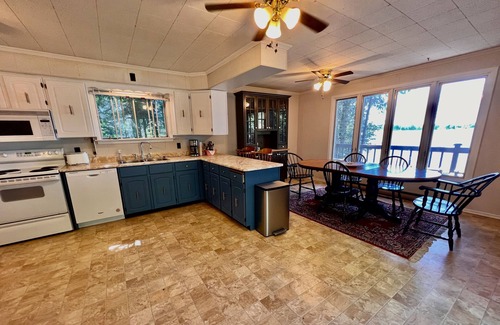 Kirkfield Cabaña | Canal Lake Cottage