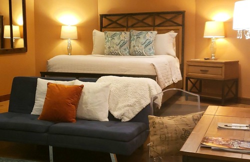 Mid-City Cama Y Desayuno | Canal Street Inn