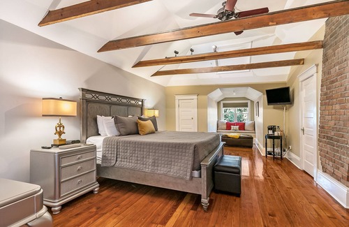 Mid-City Cama Y Desayuno | Canal Street Inn