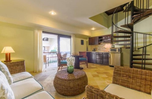 Cap Cana Marina Casa | Canal-view Loft, walking distance to Api Beach!