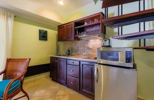 Cap Cana Marina Casa | Canal-view Loft, walking distance to Api Beach!