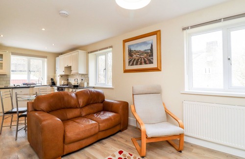 Walsden Cabaña | CANAL VIEW, pet friendly, with a garden in Todmorden