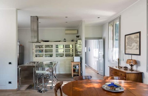 Molina Apartamento | Canal Views and a Secret Garden in Giudecca