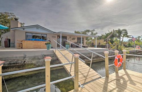 Hudson Beach Estates Casa | Canalfront Home with Dock and Access to Gulf of Mexico