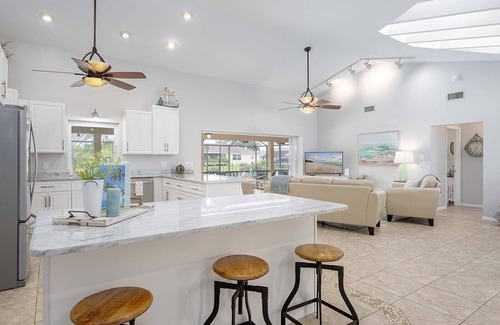 Cape Coral Casa | Canalfront/Outdoor Kitchen/Pool/Spa/Boat Dock