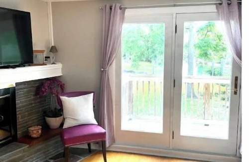 Waterloo Casa | Canalside Tranquility